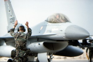 f-16-fighting-falcon-frente