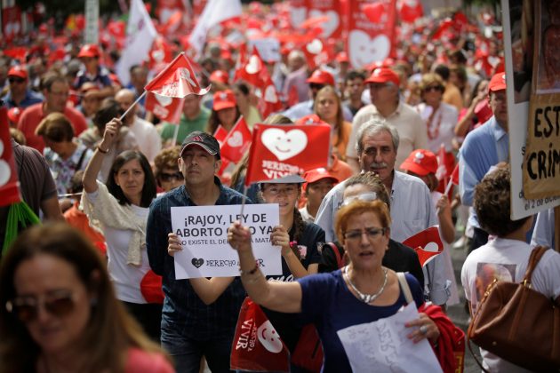 El domingo marcharon en Madrid contra el aborto (Foto Reuters)