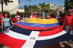 Unos 40 dominicanos emprenden una peregrinación para orar por Chávez (Fotos)