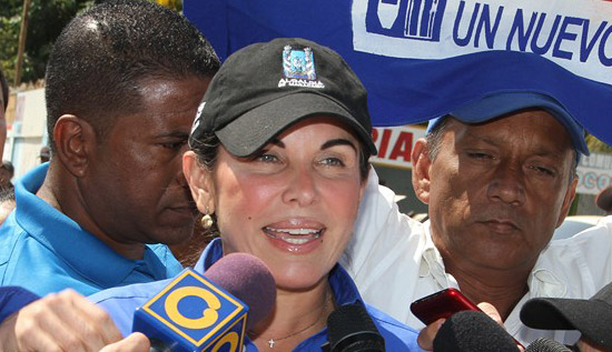La alcaldesa Eveling de Rosales le dijo a Maduro que se preocupara por la crisis eléctrica