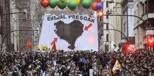 Enorme manifestación en Bilbao por retorno de prisioneros de ETA