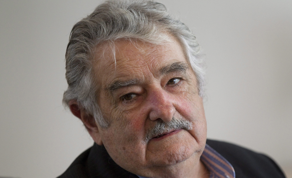 Mujica: Venezuela tiene que encontrar una salida institucional