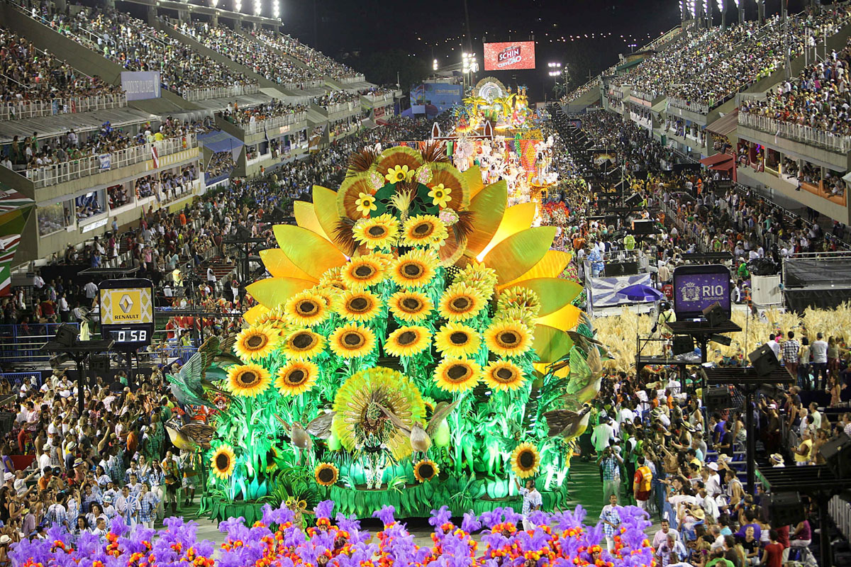 El carnaval de Río entra en recta final con último desfile en el sambódromo (Fotos)