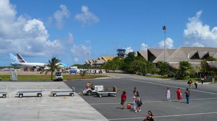 Aeropuerto de Punta Cana opera normalmente pese al huracán Irma