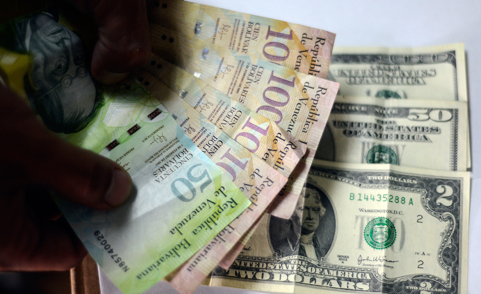 Eliminación de Cadivi, mantener dólar a 6,30 y fusiones entre medidas económicas de Maduro