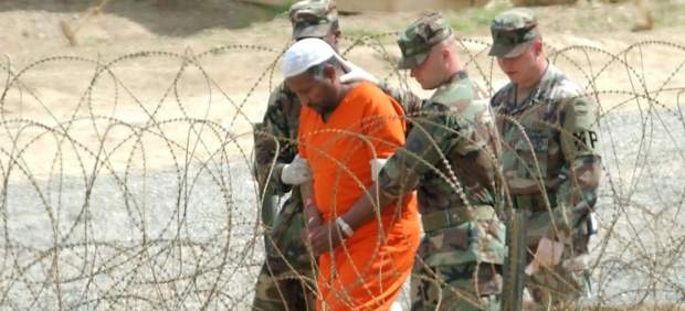 Se eleva a 130 presos de Guantánamo en huelga de hambre