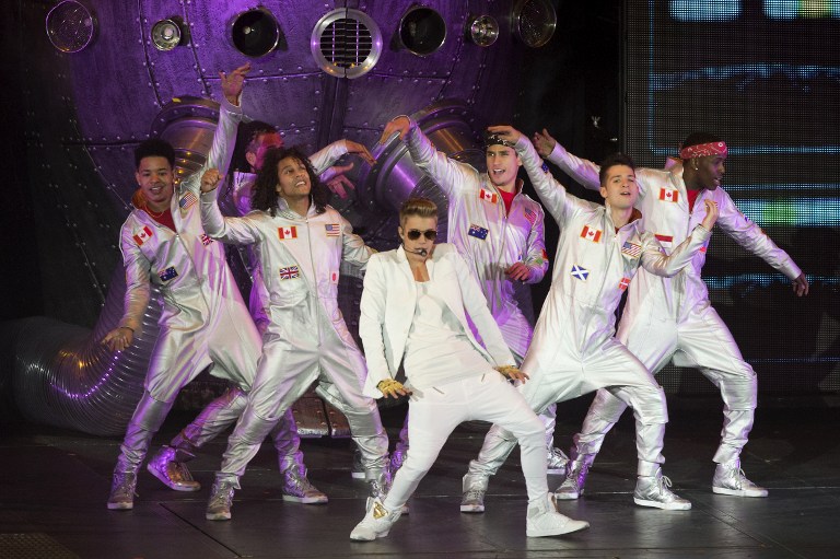 Justin Bieber enfurece a sus fans por retraso en concierto de Londres
