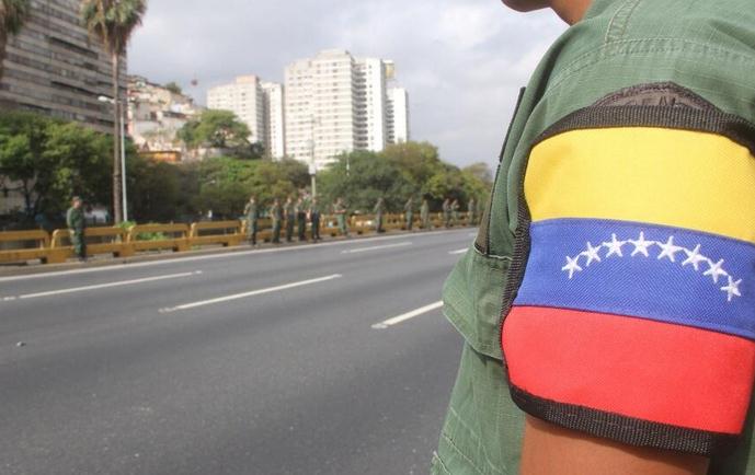 Restituyen tránsito por autopistas de Caracas