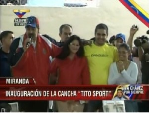Maduro presentó a su hijo al público, negó ser homofóbico y besó a Cilia