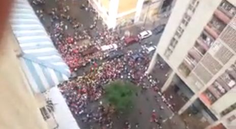 Nicolás Maduro recibe su primer cacerolazo… En Catia (Video)