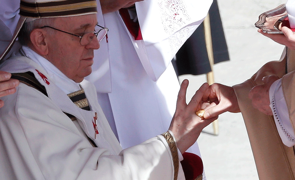 El papa Francisco promete un servicio humilde para los más pobres (Fotos y Video)