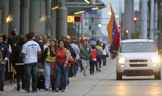 Venezolanos de Miami peregrinan para votar
