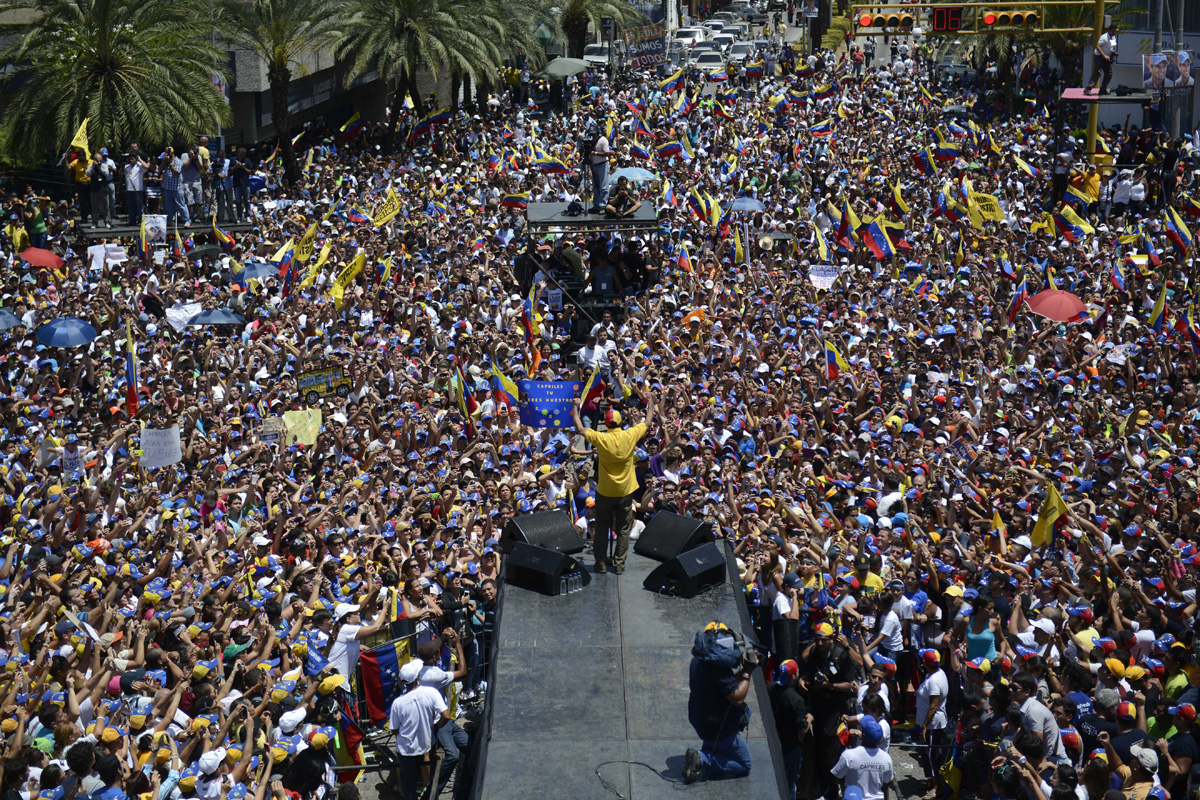 Capriles: Este Gobierno va a caer con millones de votos