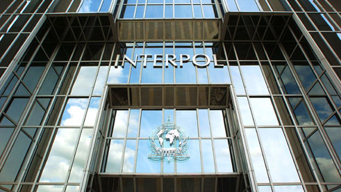 Libran alerta roja de Interpol para El Monstruo de Santa Rosa
