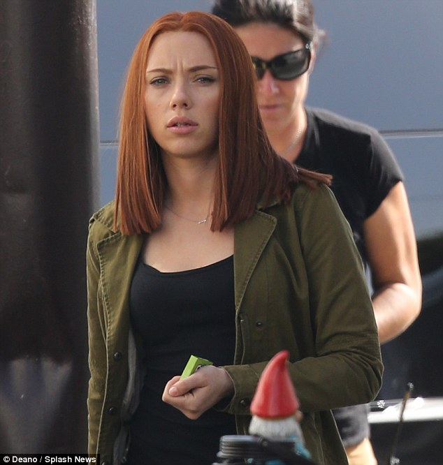Scarlett Johansson muestra una nueva figura (Fotos)