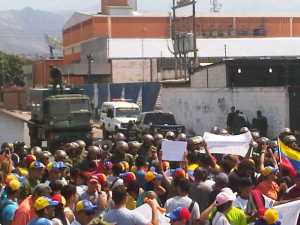 Comienzan las protestas frente al CNE de Aragua (Fotos)