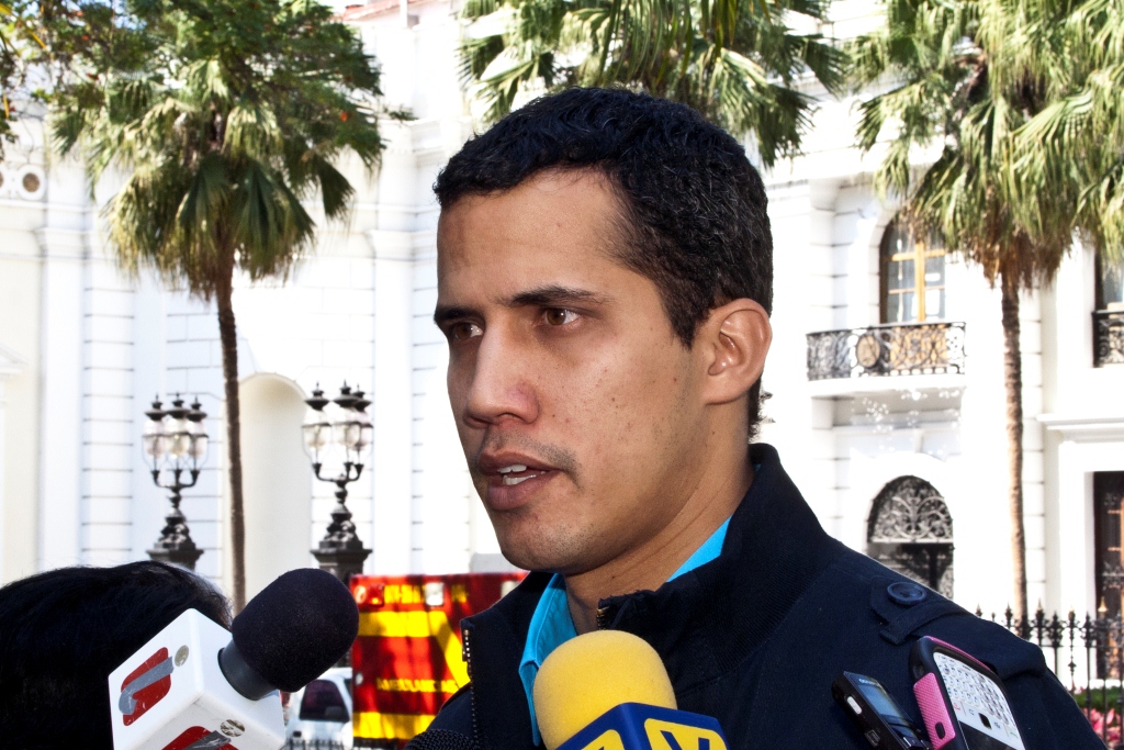 Diputado Guaidó reta a Diosdado Cabello a mostrar videos de seguridad de la AN