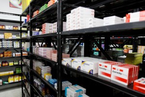 Gobierno acusa a laboratorios privados de desaparecer medicamentos regulados