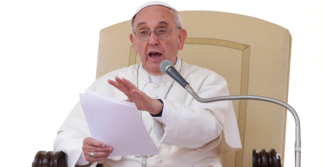 El Papa denuncia que en el mundo no manda el hombre, sino el dinero