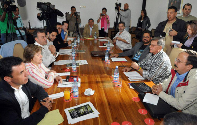 Farc pide eliminar “carácter presidencialista” del estado colombiano