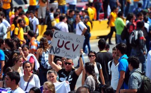 Federación de Trabajadores Universitarios estima que aumento salarial rondará 100%