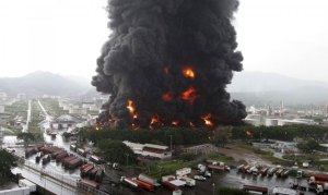 Futpv: Explosión en refinería de Puerto la Cruz “se pudo evitar con el funcionamiento de los pararayos”