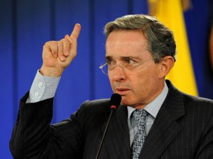 Uribe criticó la “actitud pusilánime” de América Latina frente a Venezuela