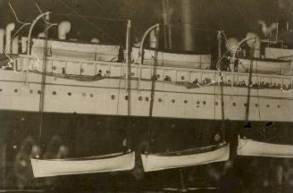 Subastan foto que muestra los cuerpos de las víctimas del Titanic