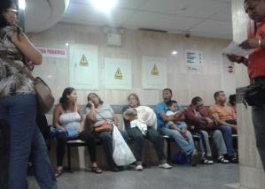 Continúa crisis en centro nefrológico de Los Teques