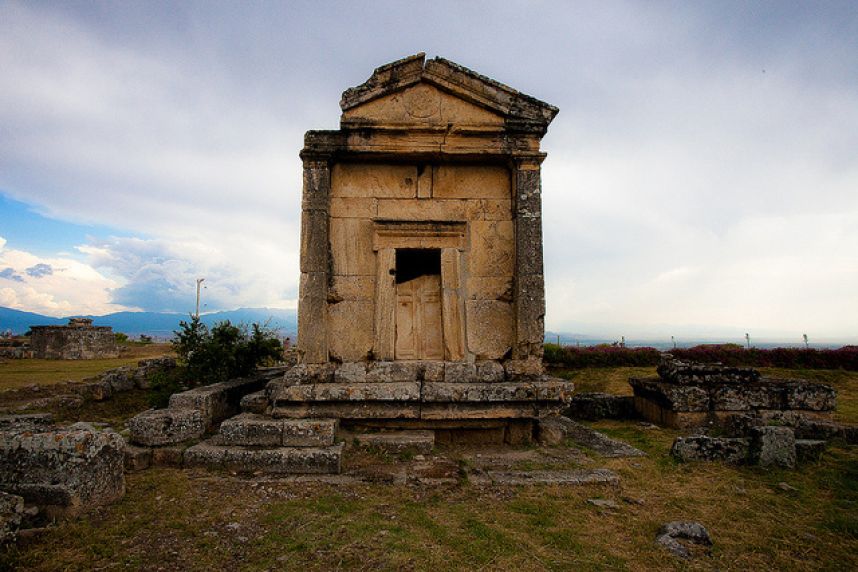 10 lugares del mundo conocidos como “las puertas del infierno” (Fotos)