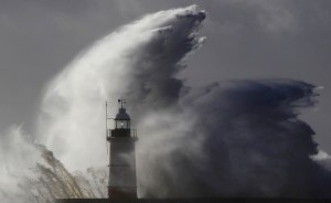 La peor tormenta en Gran Bretaña en una década (Fotos)