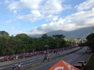 Así se vivió la salida de la Caracas Rock desde la Francisco Fajardo (Foto)