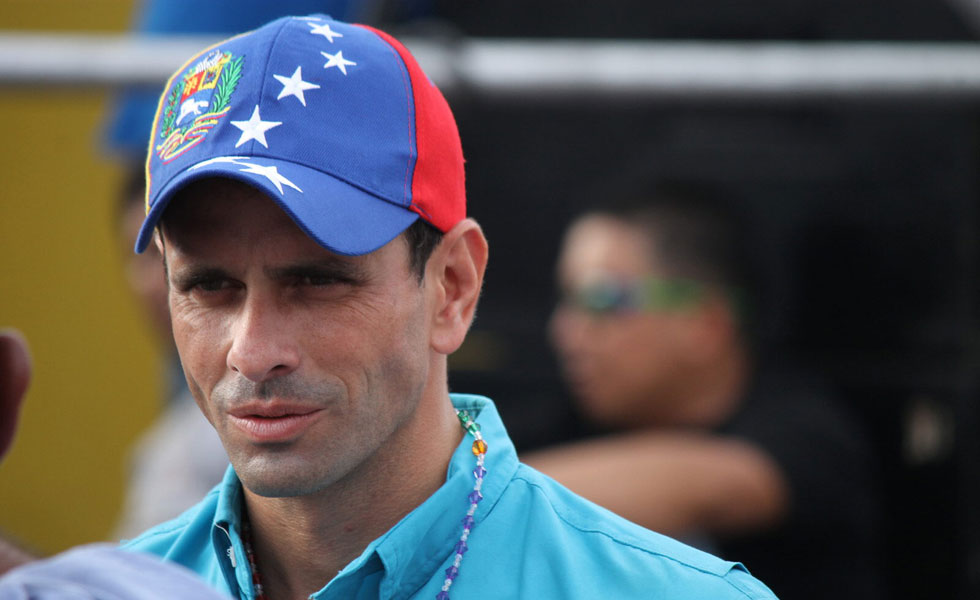 Capriles pide diálogo para un país dividido y lleno de problemas