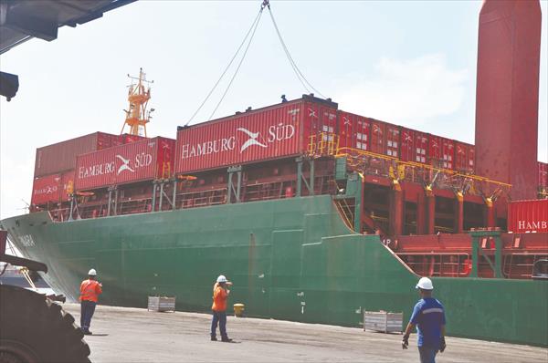 Llegan a Puerto Cabello cargamentos de 1.070 reses y 30.000 toneladas de maíz amarillo