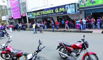 Comerciantes mantienen santamarías arriba pese al temor