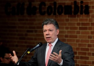 Santos asegura que acuerdo sobre drogas con las FARC es un paso “definitivo” hacia la paz