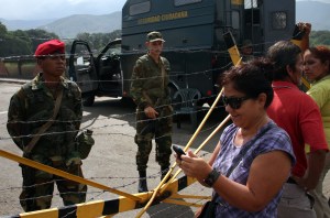 Venezuela aumentará controles en frontera con Colombia para combatir contrabando