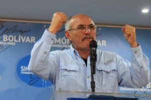 Ismael García: Primero llegaron una cantidad importante de civiles armados a la oficina de Ledezma