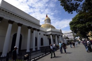 La Asamblea Nacional se va de vacaciones en mora con el Poder Electoral