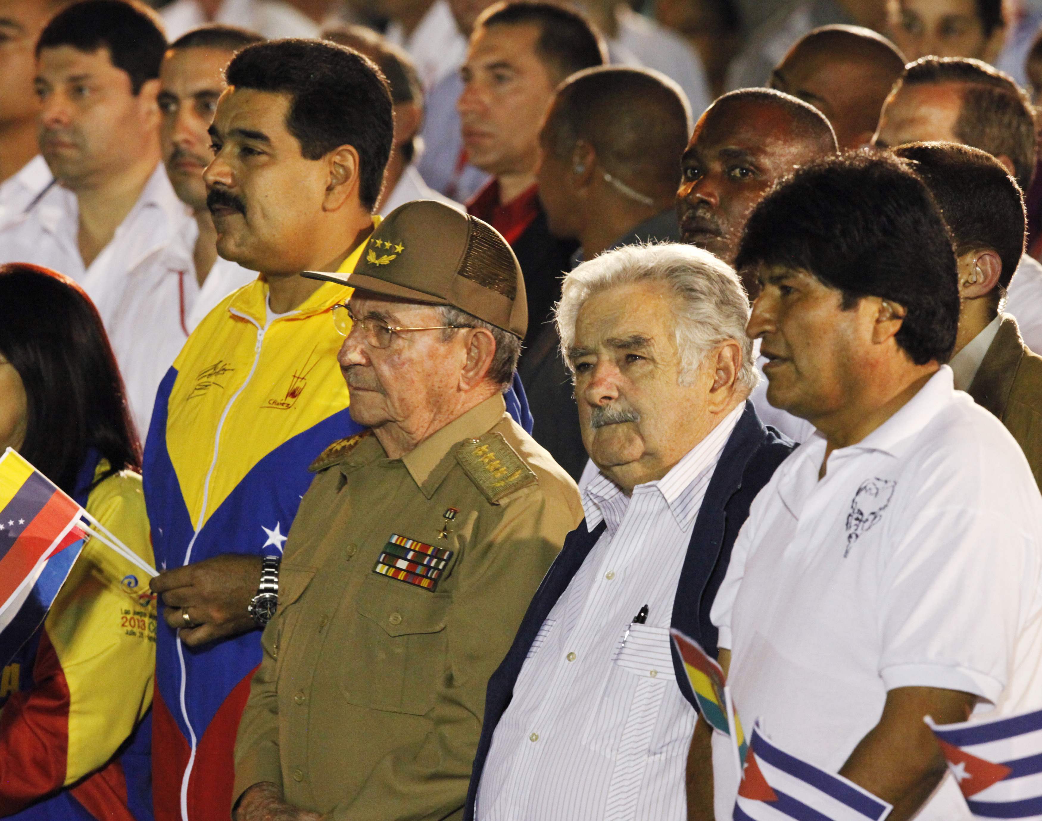 Castro y Maduro interesados en consolidar colaboración económica