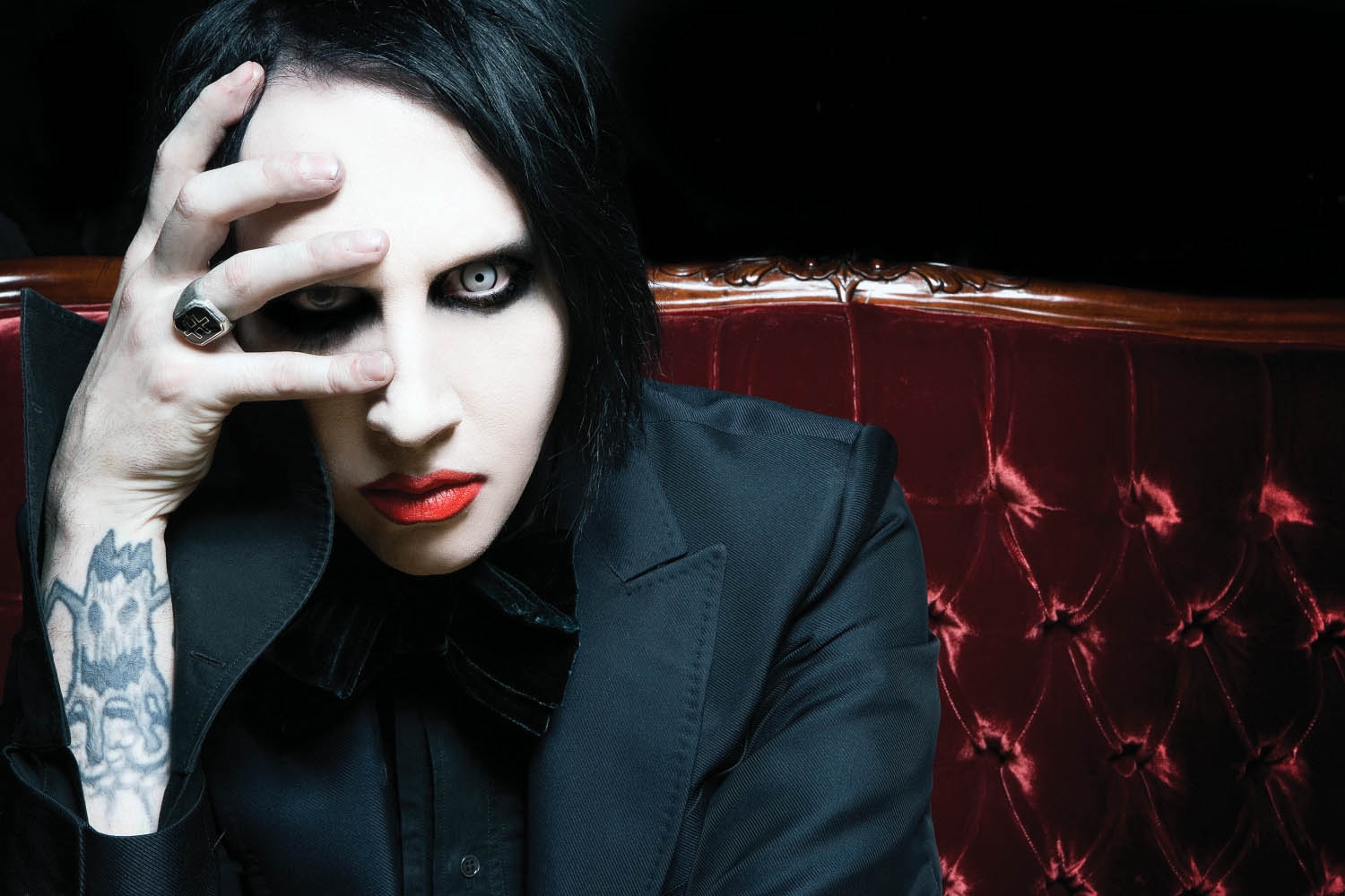 Marilyn Manson lanzará el 6 de octubre su disco “Heaven Upside Down”