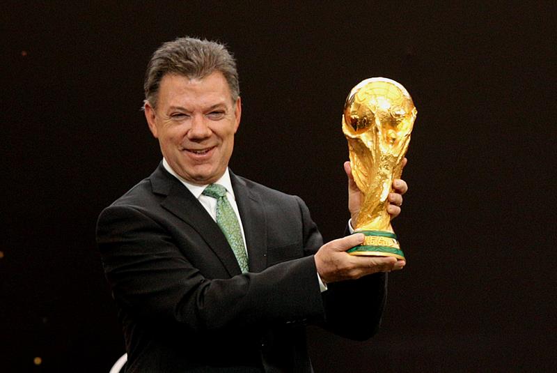Trofeo de la Copa Mundial llega a Colombia en su recorrido de 89 países (Fotos)