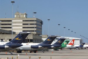 Delta Airlines suspende “por los momentos” vuelos desde y hacia Venezuela