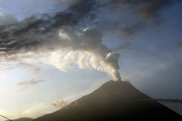 Reportan gran actividad sísmica en volcán Tungurahua de Ecuador