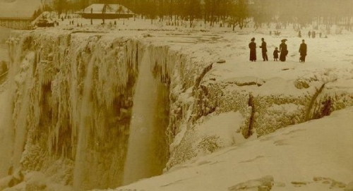 Los años en que se congelaron por completo las Cataratas del Niágara (Fotos)