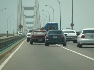 Cierran acceso al puente sobre el Lago de Maracaibo