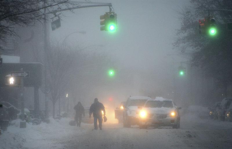 Declaran estado de emergencia en Nueva York tras fuerte tormenta de nieve
