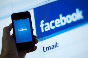 Facebook se encamina a una aplicación en celulares separada para mensajes