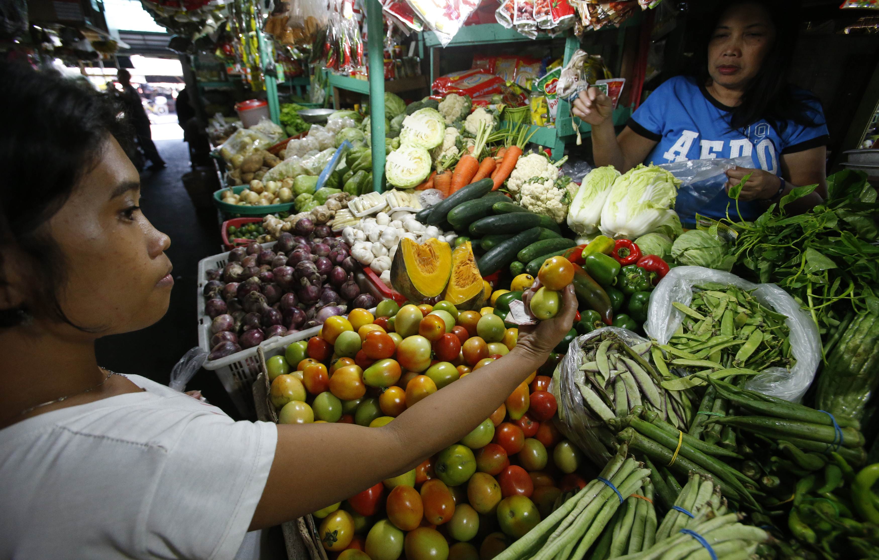 El índice de precios de los alimentos bajó por primera vez en 3 meses, según la FAO