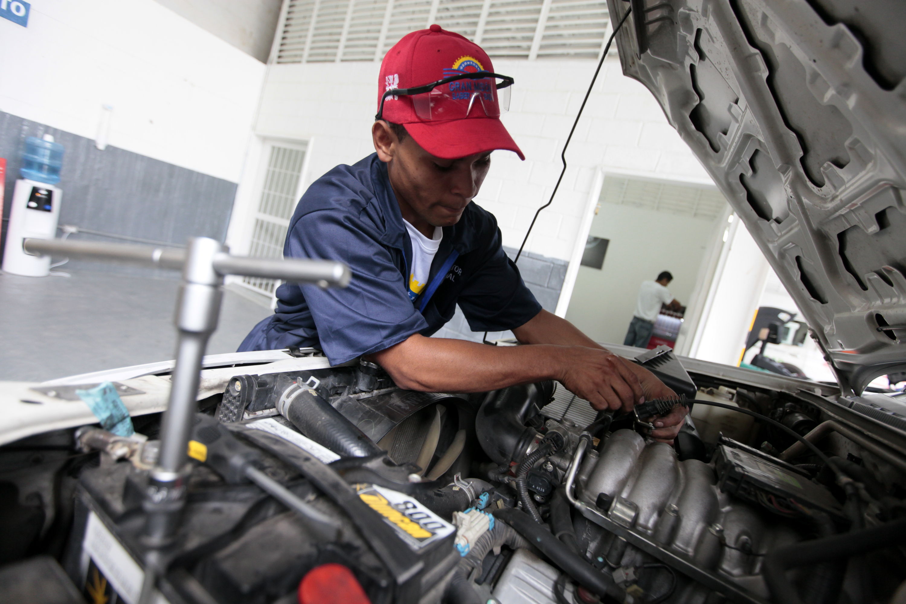 Falta de combustible afecta operatividad de talleres mecánicos